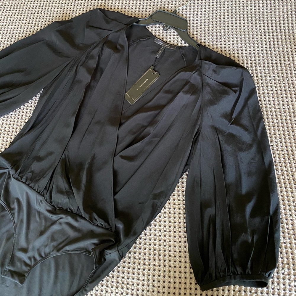 NWT BCBG Maxazria 💯% silk blouse/body